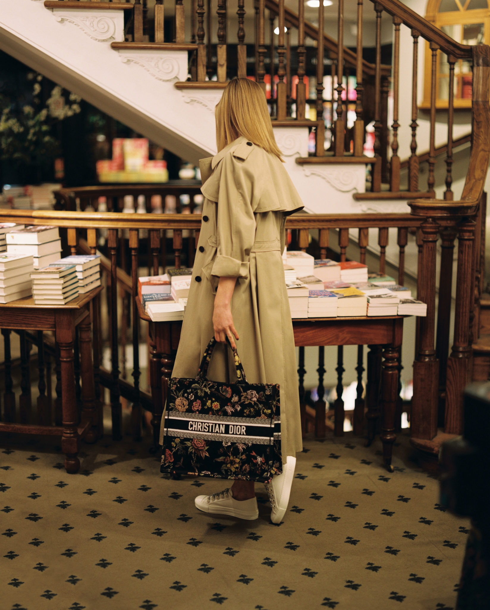 Rosamund Pike © Dior Book Tote Club